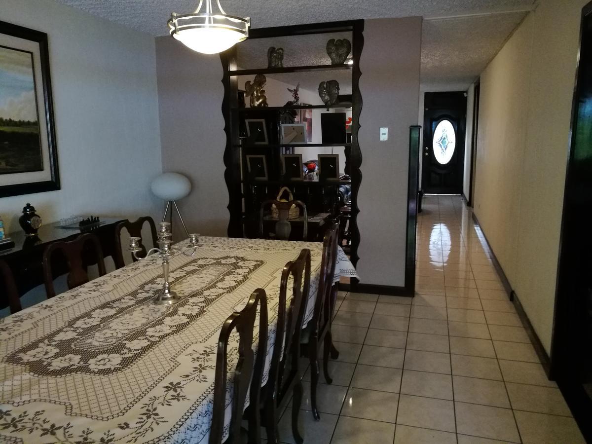 グアテマラシティCasa Familiar La Arboledaアパートメント エクステリア 写真